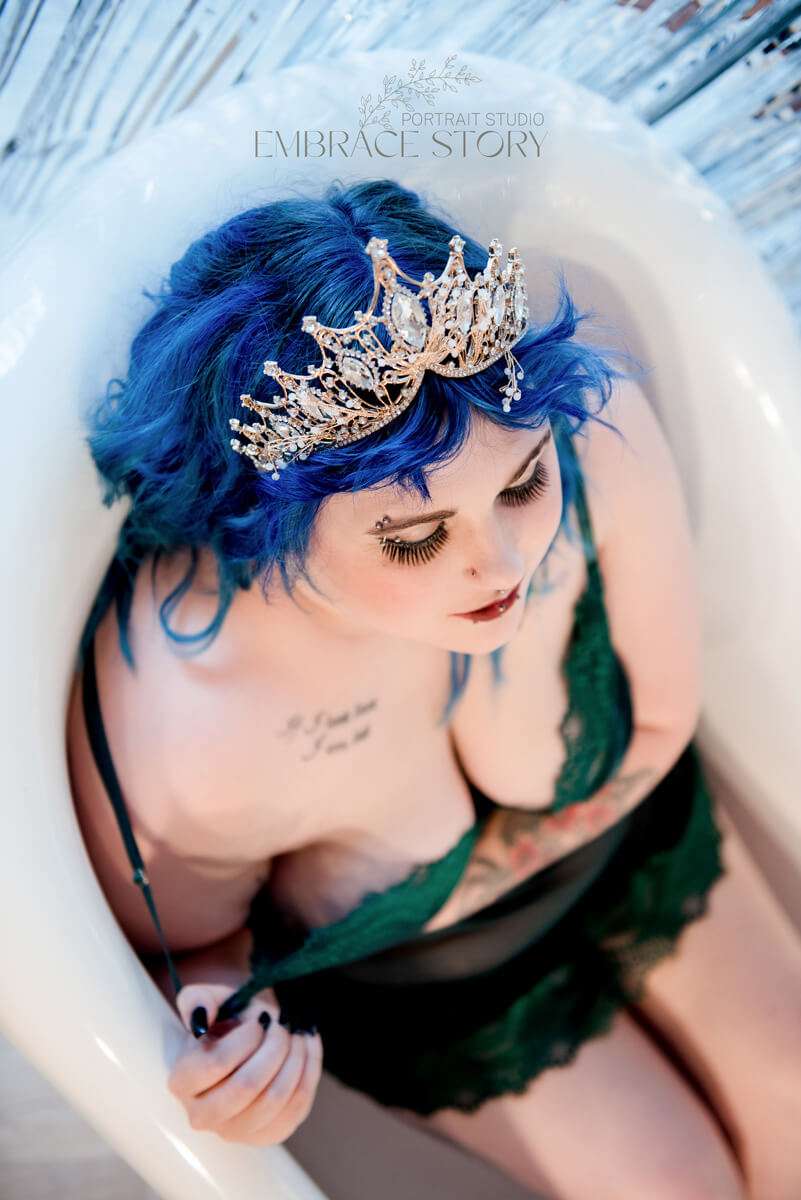 Hayley L